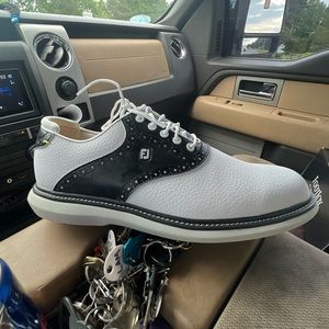 FootJoy Traditions Golf Shoes 10.5